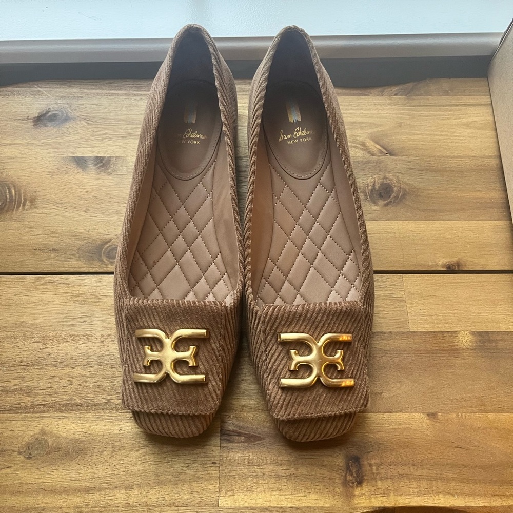 9.5M Sam Edelman

Emina Square Toe Flat (Women)
Cognac Corduroy